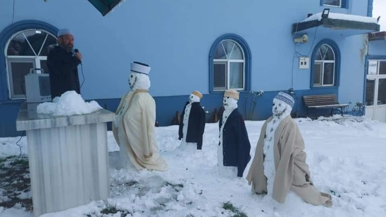 Kardan cemaat görenleri gülümsetti